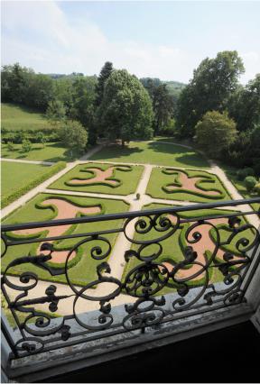 Les jardins à la française du château de Virieu