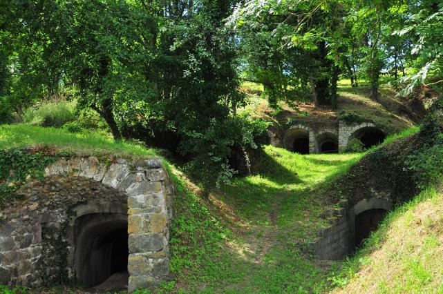 Site des 140 caves de Saint-Julien à Montaigut-le-Blanc 