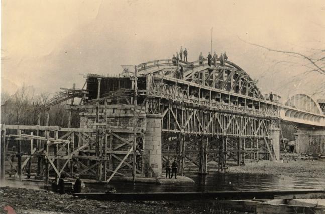 Pont Pakowski, ouvrage en béton armé - image d'archives 