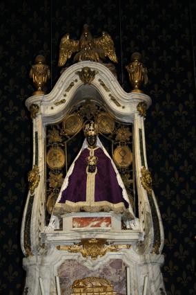 Vierge noire, autel de la cathédrale du Puy-en-Velay 