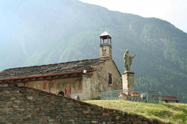 Bessans, chapelle Saint-Antoine et statue Père