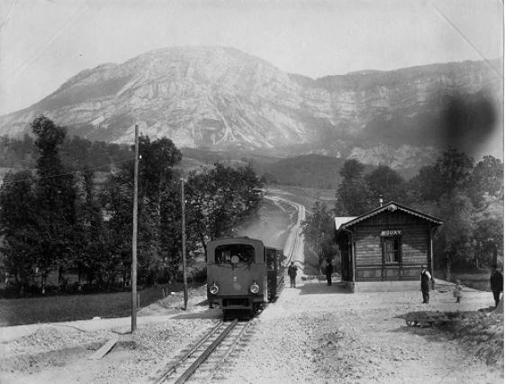Photographie de la gare à crémaillère de Mouxy, fin du 19e siècle