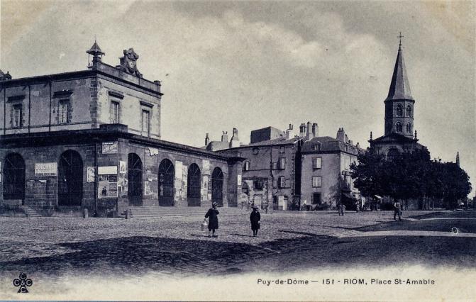 Place Saint-Amable vers 1900, carte postale ancienne, Riom