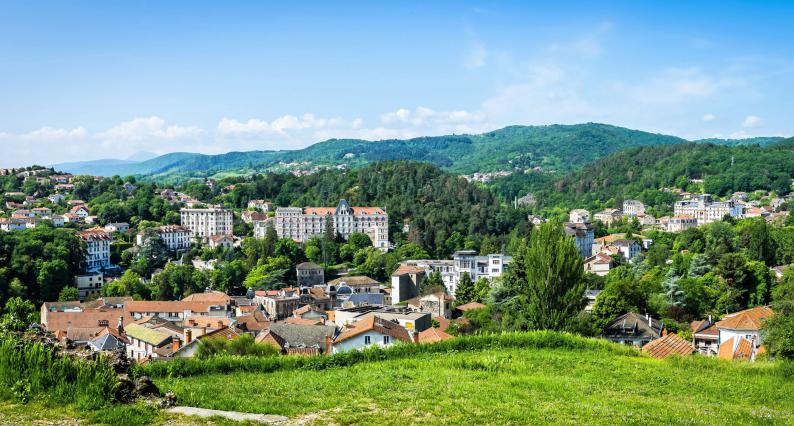 Châtel-Guyon, Station Thermale Et De Villégiature | Villes Et Pays D ...